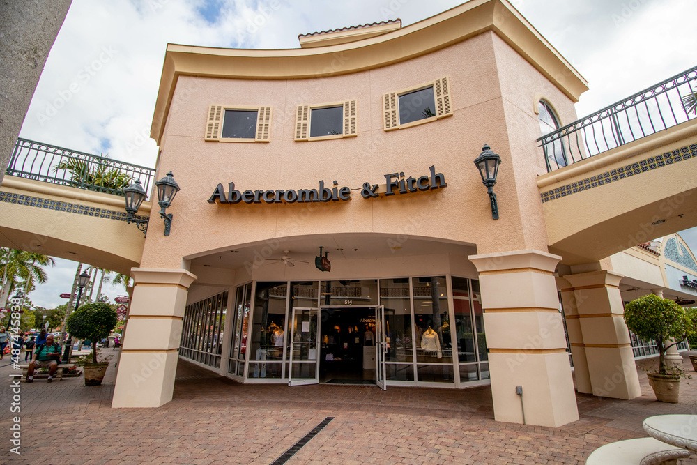 Estero Miramar Outlet